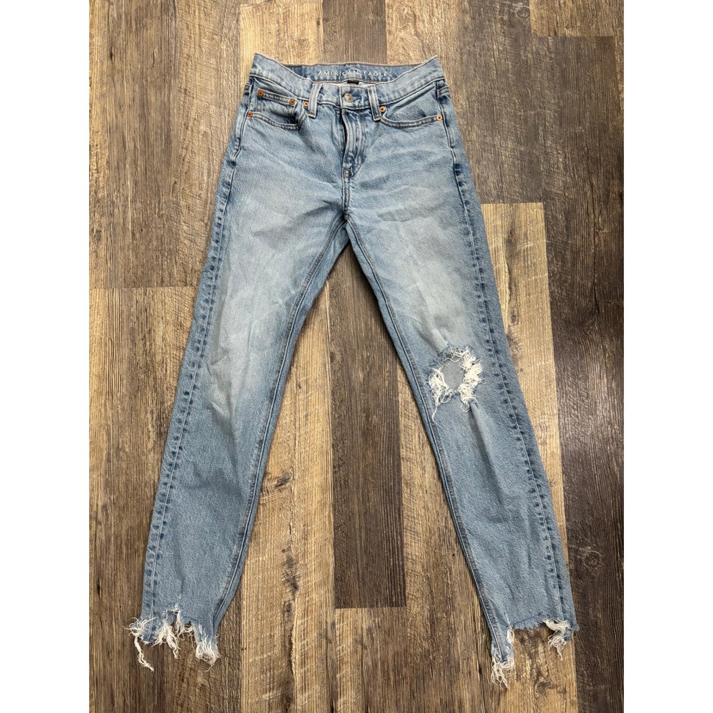 American Eagle Distressed Mom Jeans Light Wash Raw Hem Size 00 Stretch Denim